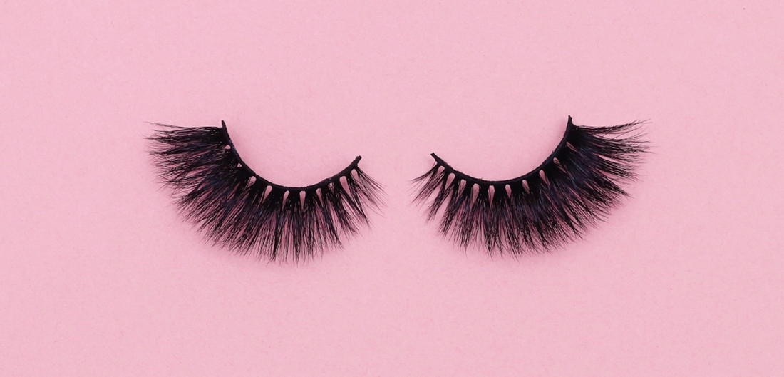 Review by @glamazingbyiqra - Flaunt'n'Flutter by Reem